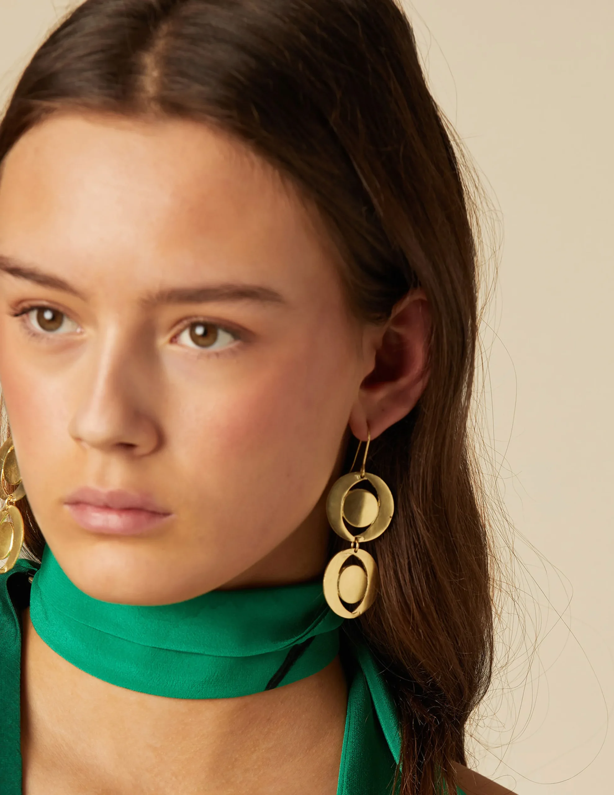 Nicoli Earrings<GOLDEN MOON EARRINGS Dorados