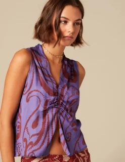 Nicoli Tops<TWO-TONE BERRY TOP Mora