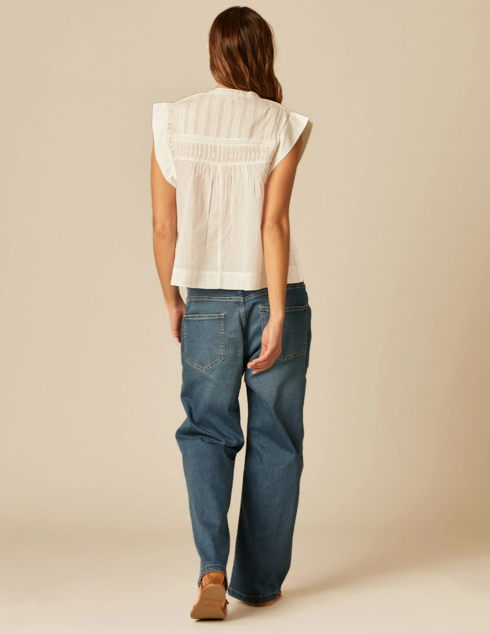 Nicoli Shirts & Blouses<WHITE SLEEVELESS SHIRT Blancos